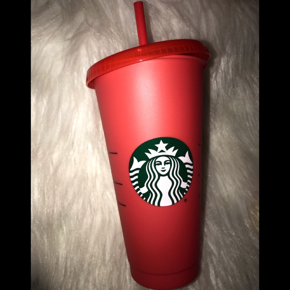 Single cup with straw